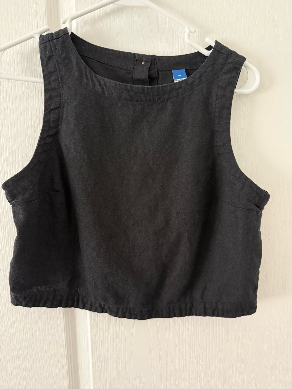 Old Navy Black Sleeveless Cropped Tank